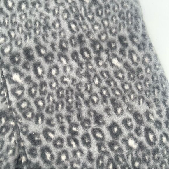 Women’s Gray Black Leopard Print Infinity Fleece Neck Scarf OS - Picture 4 of 6